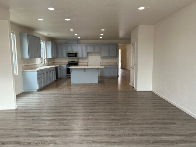 Building Photo - 759 Hagerman Peak Dr