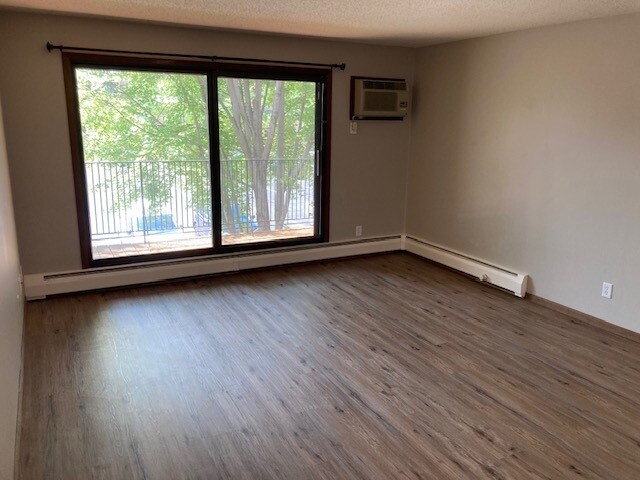 Building Photo - 1887 Silver Bell Rd