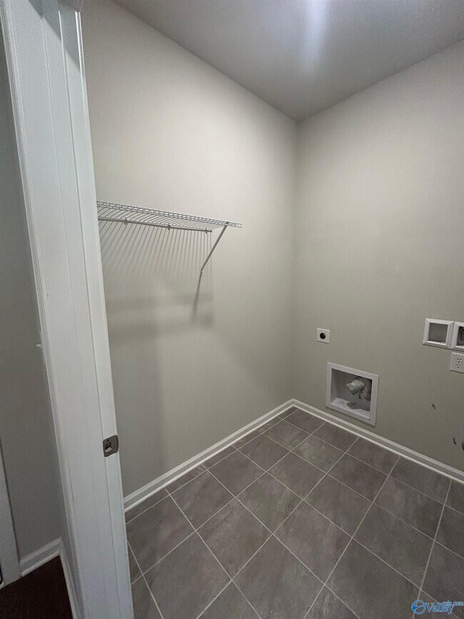 Building Photo - 7040 Regency Ln SE