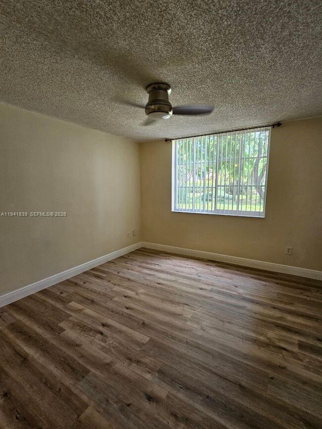 Building Photo - 111 Yacht Club Way