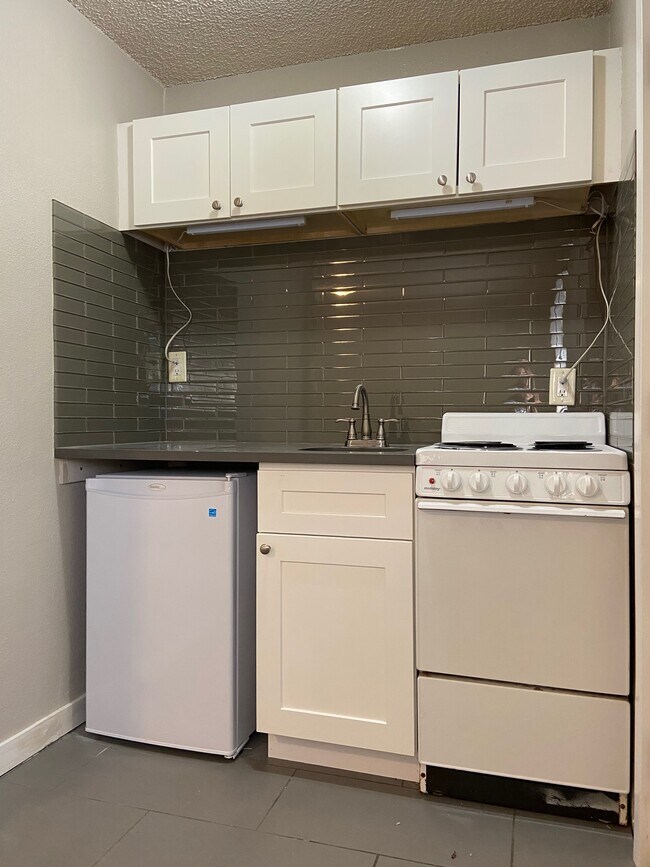 Primary Photo - Village Gardens Apartments
