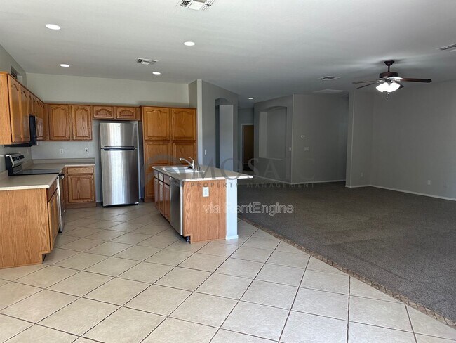 Building Photo - 121 W Birchwood Pl