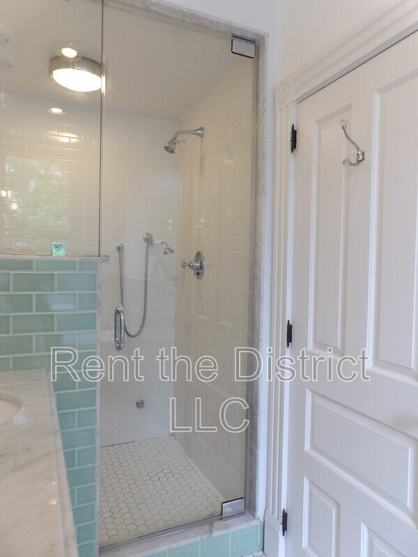 Building Photo - 1130 5th St NW