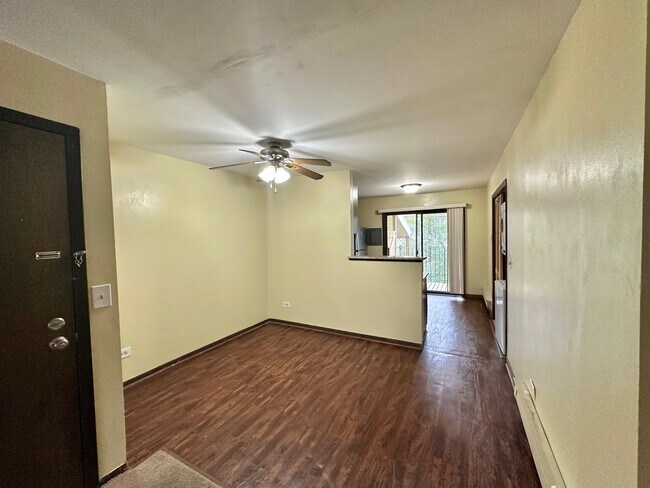 Building Photo - 160 S Waters Edge Dr