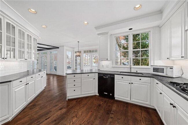 Building Photo - 135 Staghound Ct