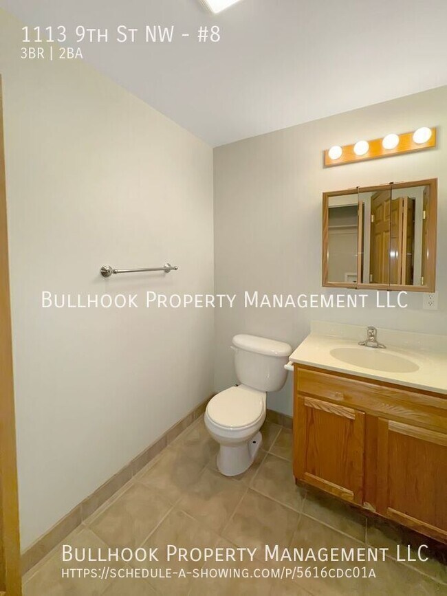 Building Photo - 1113 9th St NW
