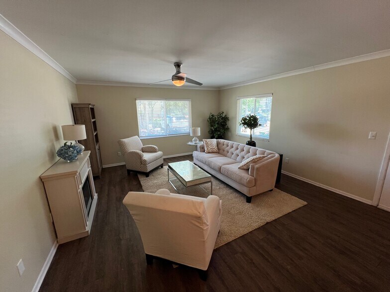 Building Photo - 2 Bed/2 Bath - Unit 21