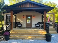 Building Photo - 624 Monroe St