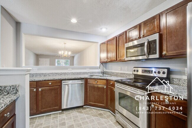 Building Photo - 230 Darcy Ave