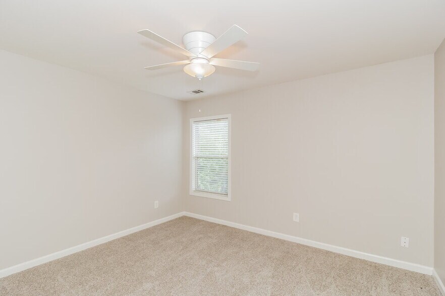 Building Photo - 26 Berwick Ct