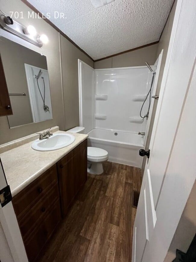 Building Photo - 701 E Mls Dr