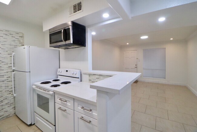 Building Photo - 5929 Queensloch Dr