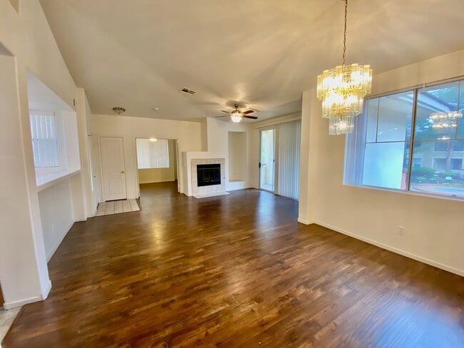 Building Photo - Executive Summerlin Suite