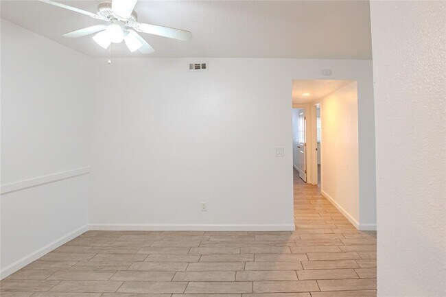 Building Photo - 6038 Northwest Expy