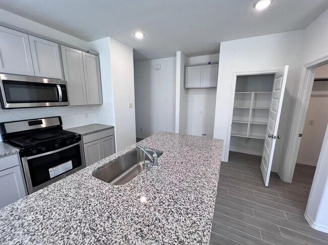 Building Photo - 23111 True Fortune Dr