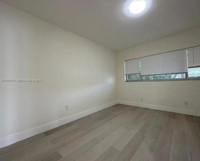 Building Photo - 1514 SW 6th St