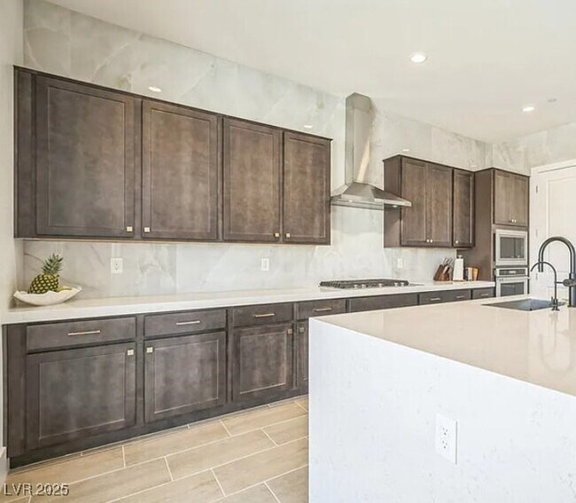 Building Photo - 9031 Coastal Oaks St