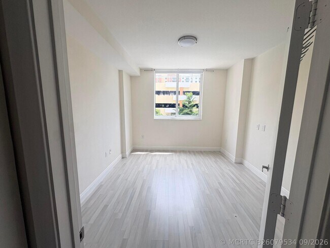 Building Photo - 2775 NE 187th St