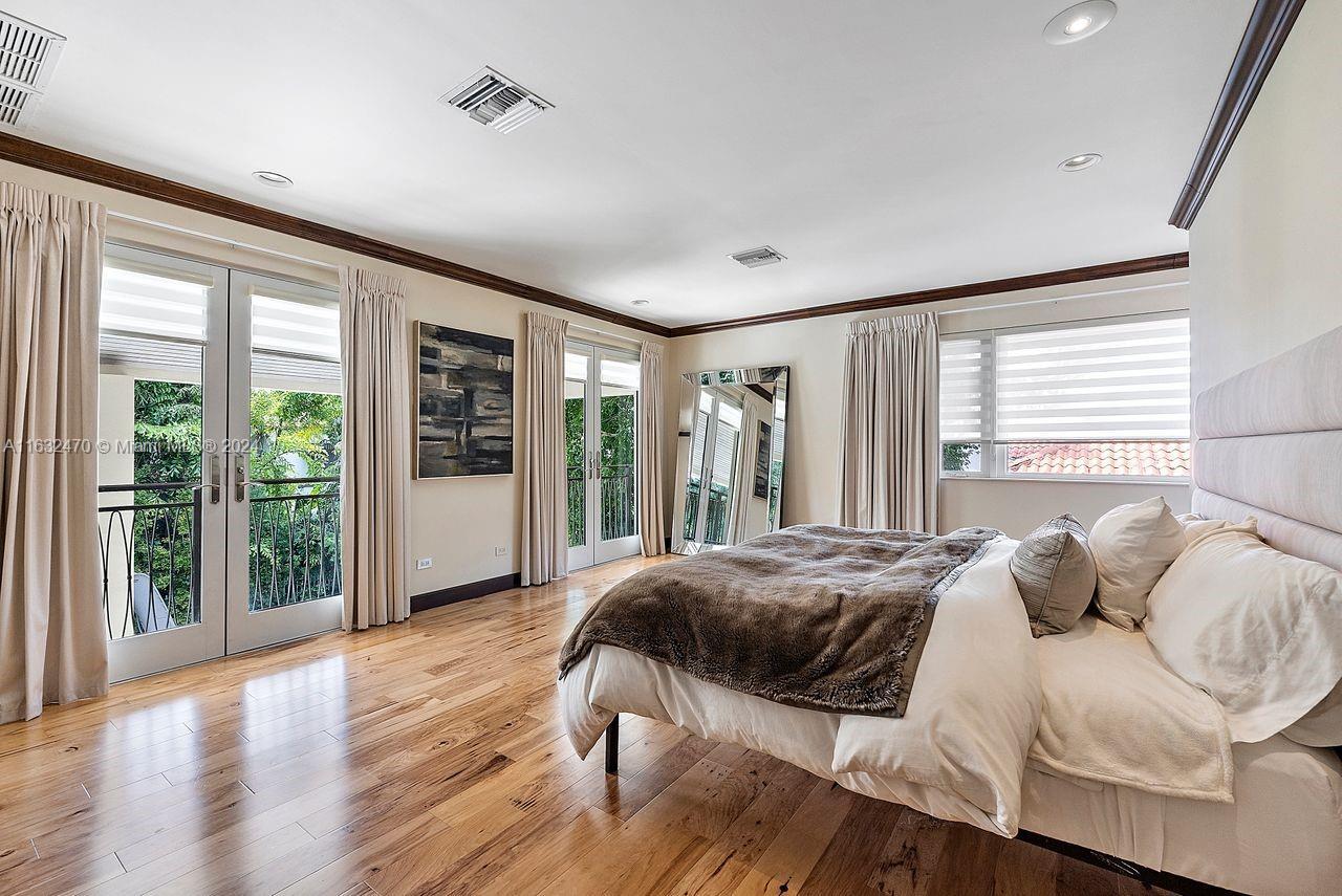 Building Photo - 7141 E Lago Dr