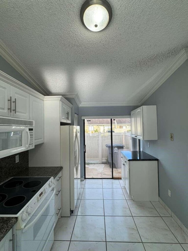 Building Photo - 10324 Boca Bend W