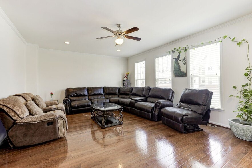 Building Photo - 24690 Capecastle Terrace
