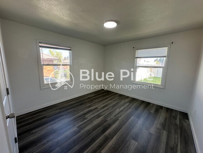 Building Photo - 577-577 Tendoy Dr