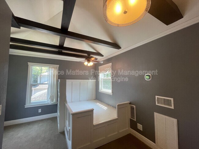 Building Photo - 2318 N 17th Ave