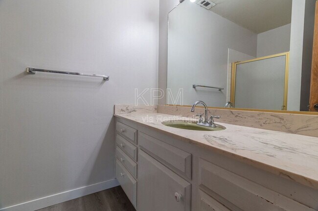 Building Photo - 1077 Rivara Rd