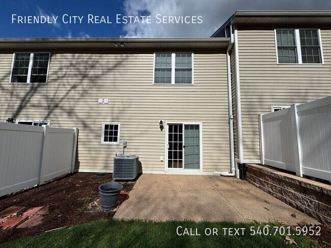 Building Photo - 565 Spring Oaks Drive