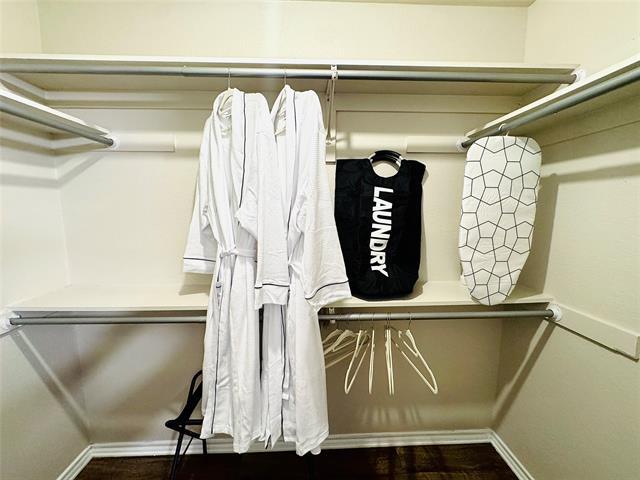 Building Photo - 2808 Sunset Strip Dr