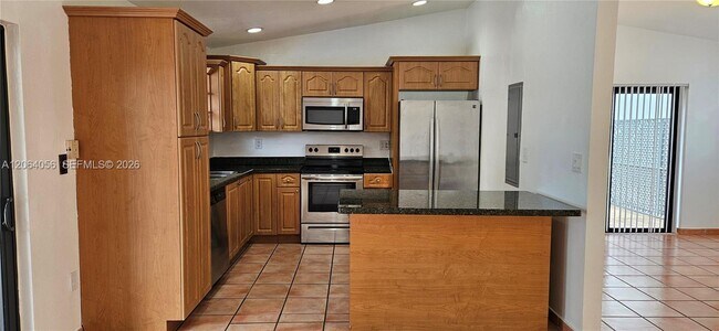 Building Photo - 14765 Kendale Lakes Blvd