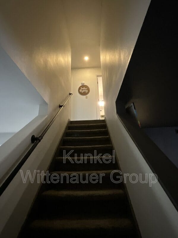 Building Photo - 1935 Chevy Dr