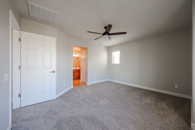 Building Photo - 16039 N 19th Dr