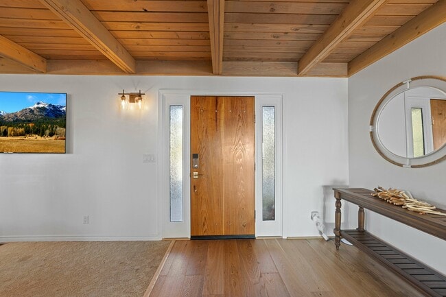 Building Photo - 4825 Sucia Dr