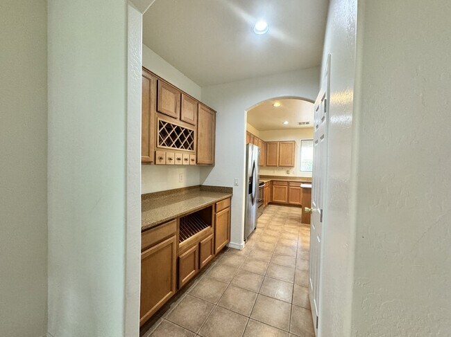 Building Photo - 43658 Caven Dr