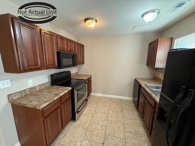 Building Photo - 7381 Arratt Ct
