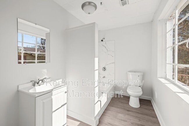 Building Photo - 1441 Creel St