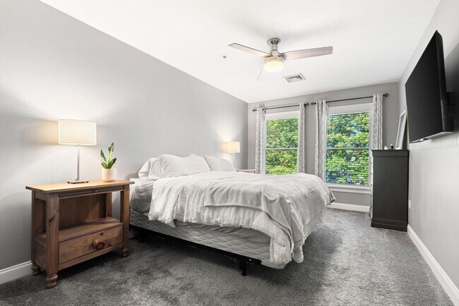 Building Photo - 24 S Bulfinch St