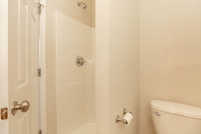 Building Photo - Located just Steps from Shopping, Dining, ...