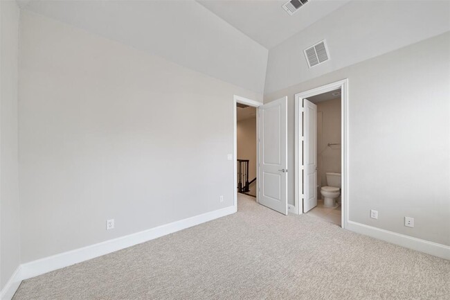 Building Photo - 4021 University Grove St
