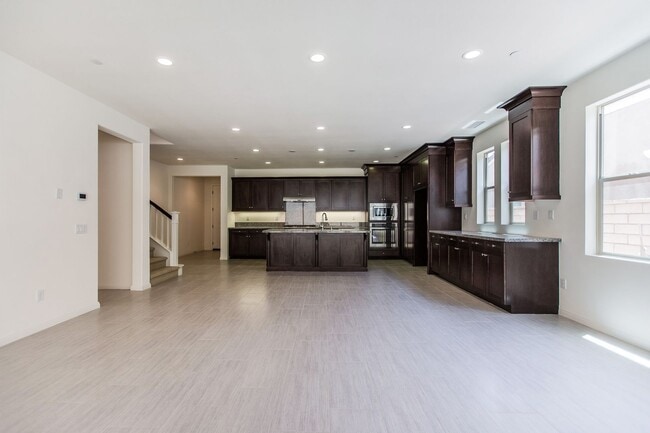 Building Photo - 4BD/3BA/2Garage Two Story Highly upgraded ...