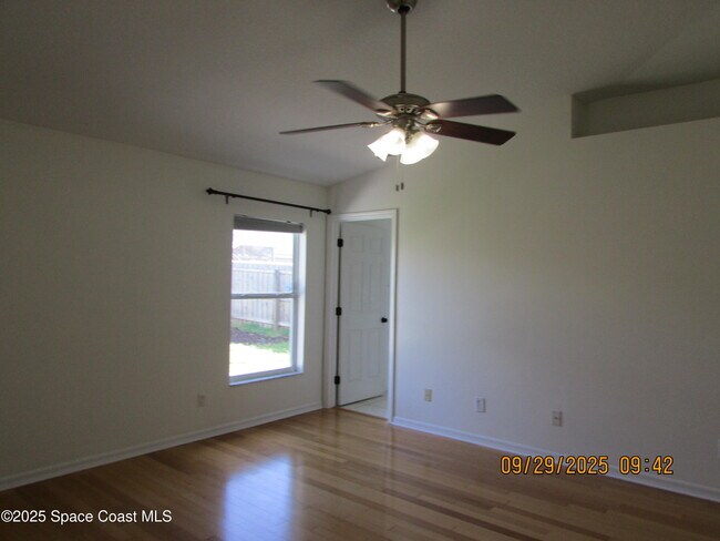 Building Photo - 2070 Tiburon Ln