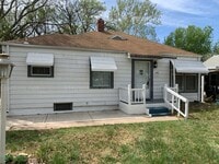 Building Photo - $950 - 2 bedroom 1 bathroom - Single family home *COMING SOON*
