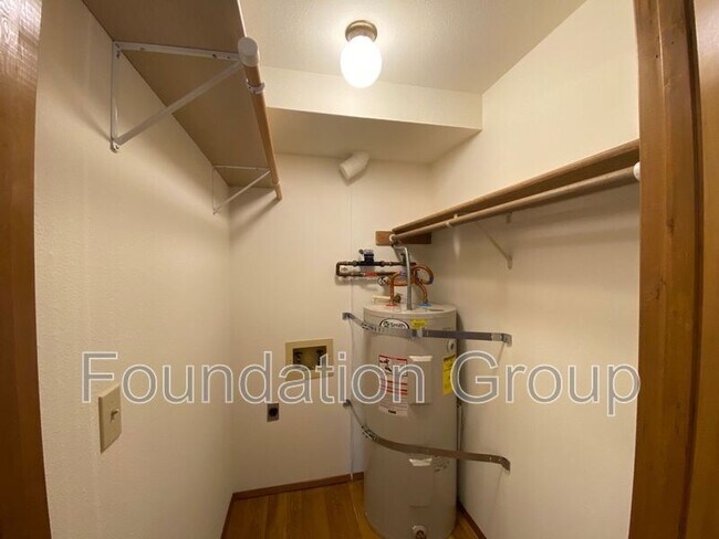 Building Photo - 12542 35th Ave NE