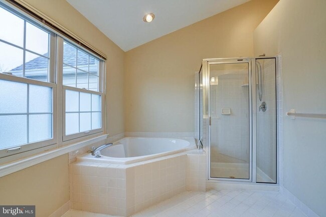 Building Photo - 115 Gleneagles Dr