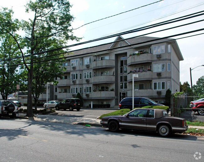 Building Photo - Convent Court Condominiums (por)