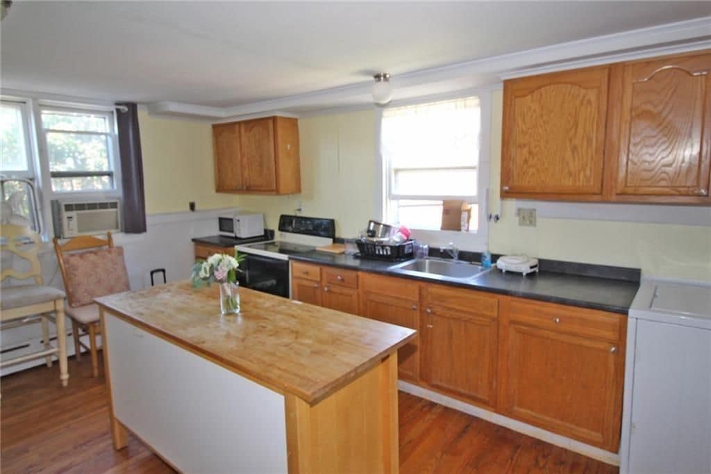 Building Photo - 32 Ann St