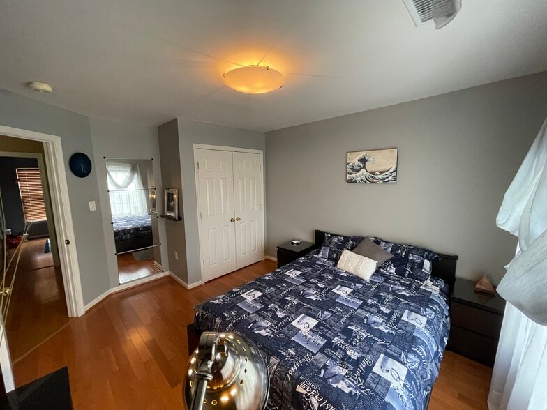 Building Photo - 6615 Schurtz St