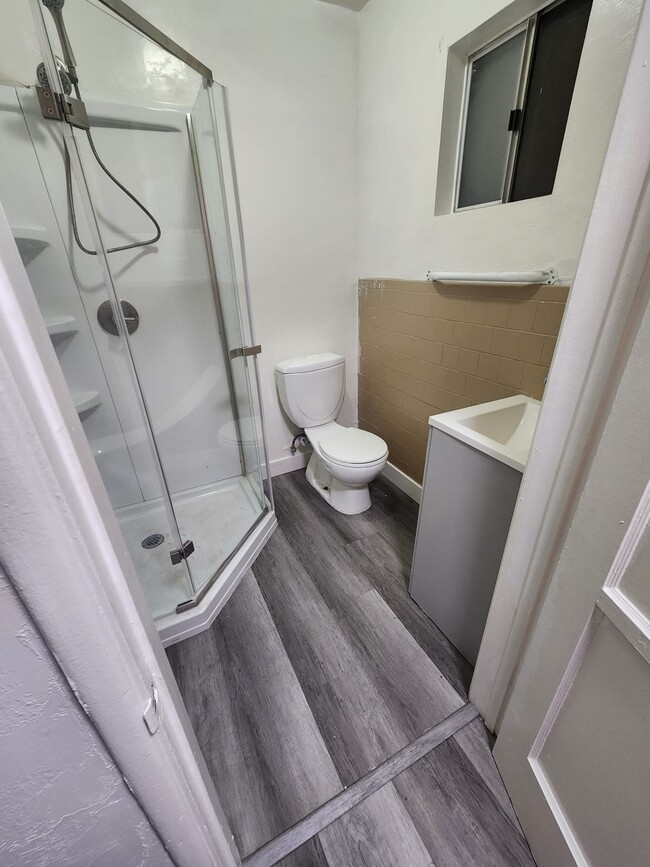 Building Photo - 10916 Acacia Ave