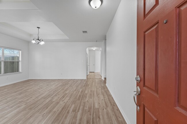 Building Photo - 18211 Fairview Valley Ct